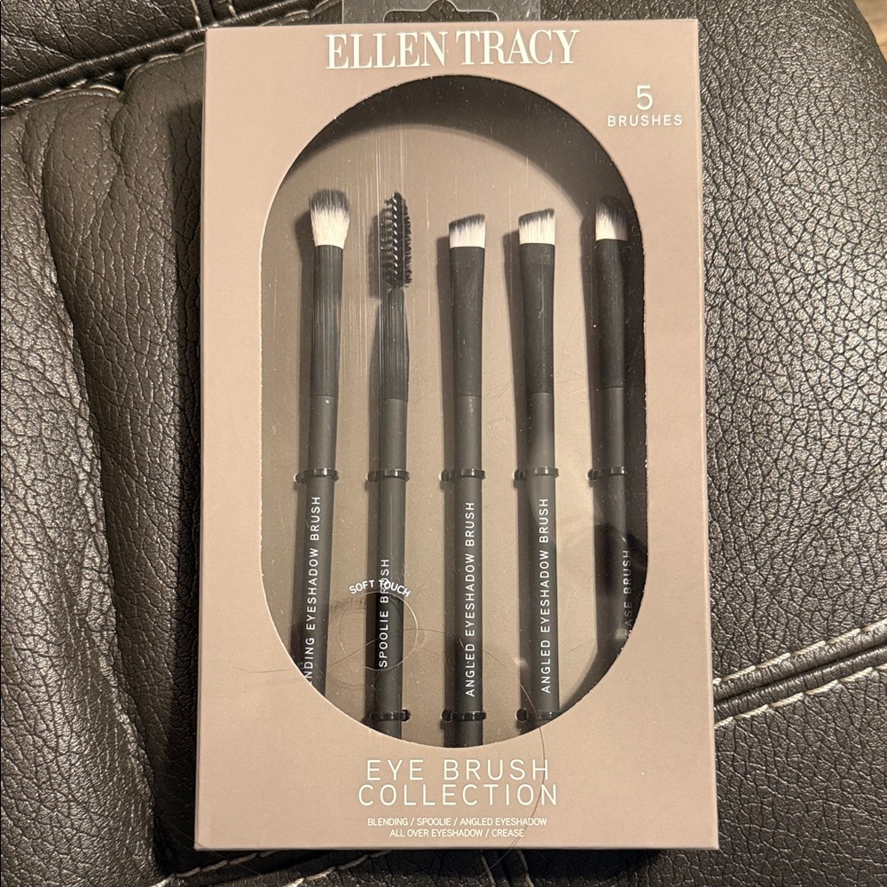 Ellen Tracy Black Eye Brush Set